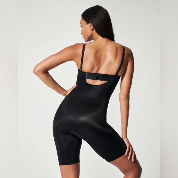 SPANXshape™ Suit Your Fancy Strapless Cupped Mid-Thigh Bodysuit Black Medium - Picture 2 of 12